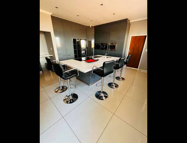 4 BEDROOM HOUSE FOR SALE IN BEDFORDVIEW